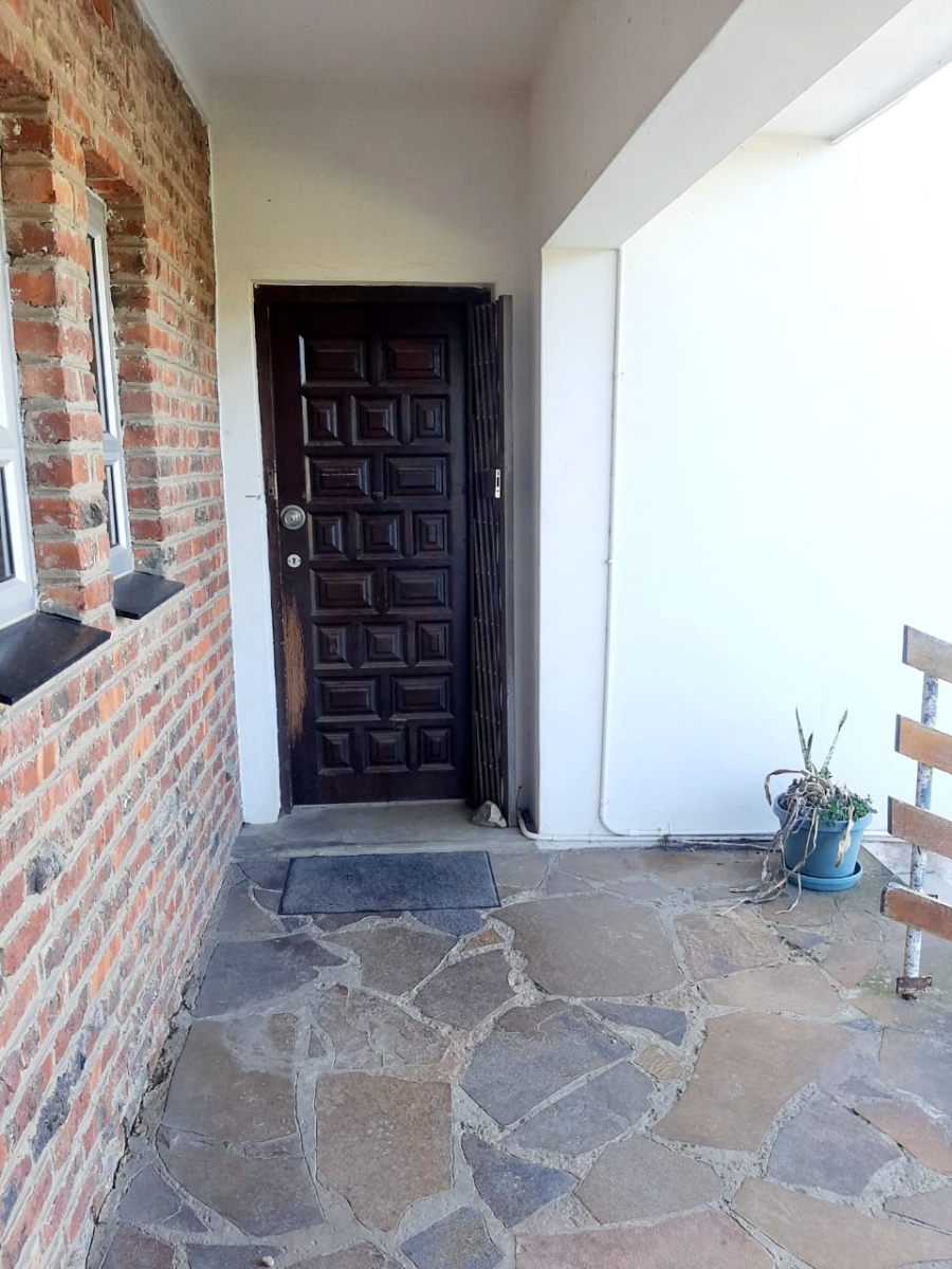 5 Bedroom Property for Sale in Amalinda Eastern Cape